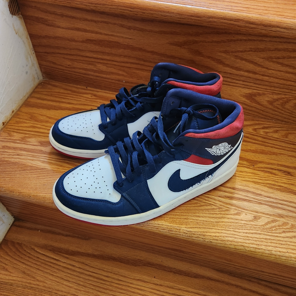 Nike Athletic Shoes - Navy, White, Red